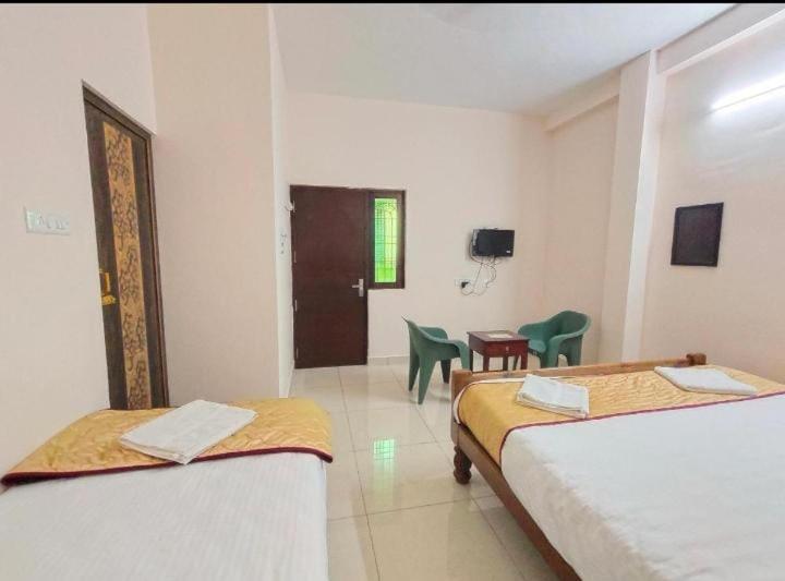 Township Residency Inn Pondicherry Bagian luar foto